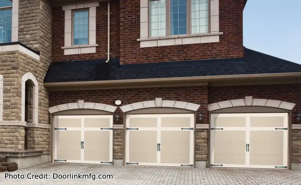 Carriage Creek Carriage House Panel